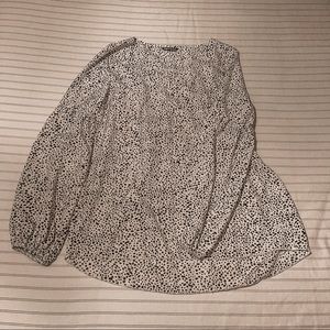 𝚜𝚙𝚎𝚌𝚔𝚕𝚎𝚍 𝚙𝚛𝚒𝚗𝚝 𝚟-𝚗𝚎𝚌𝚔 𝚙𝚎𝚊𝚜𝚊𝚗𝚝 𝚜𝚕𝚎𝚎𝚟𝚎 𝚝𝚘𝚙